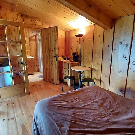 Independant Chez Aurele Bed & Breakfast *
